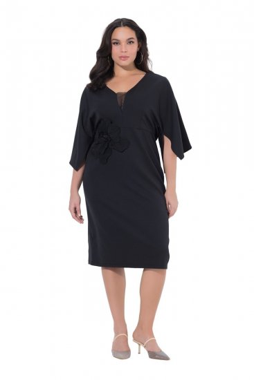 Ulla Popken 847909 Robe mi-longue fleurie Noir - Robes midi - Robes mi-longues pour femmes rondes