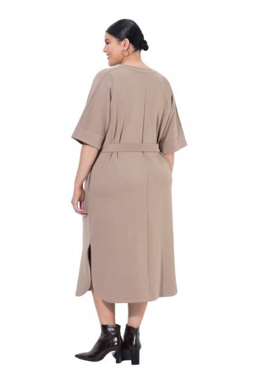Ulla Popken 852288 Robe mi-longue à manches courtes et ceinture à nouer Marron clair - Robes midi - Robes mi-longues pour femmes rondes