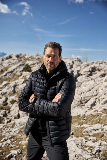 JAY-PI Lightly Quilted Jacket with a Hoodie Black - Vestes - Vestes homme grandes tailles