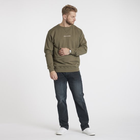 North Latitude Denim Logo Sweatshirt Dusty Olive Green TALL - TALL sweatshirts - Sweatshirts TALL pour hommes grands
