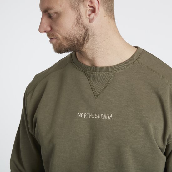North Latitude Denim Logo Sweatshirt Dusty Olive Green TALL - TALL sweatshirts - Sweatshirts TALL pour hommes grands